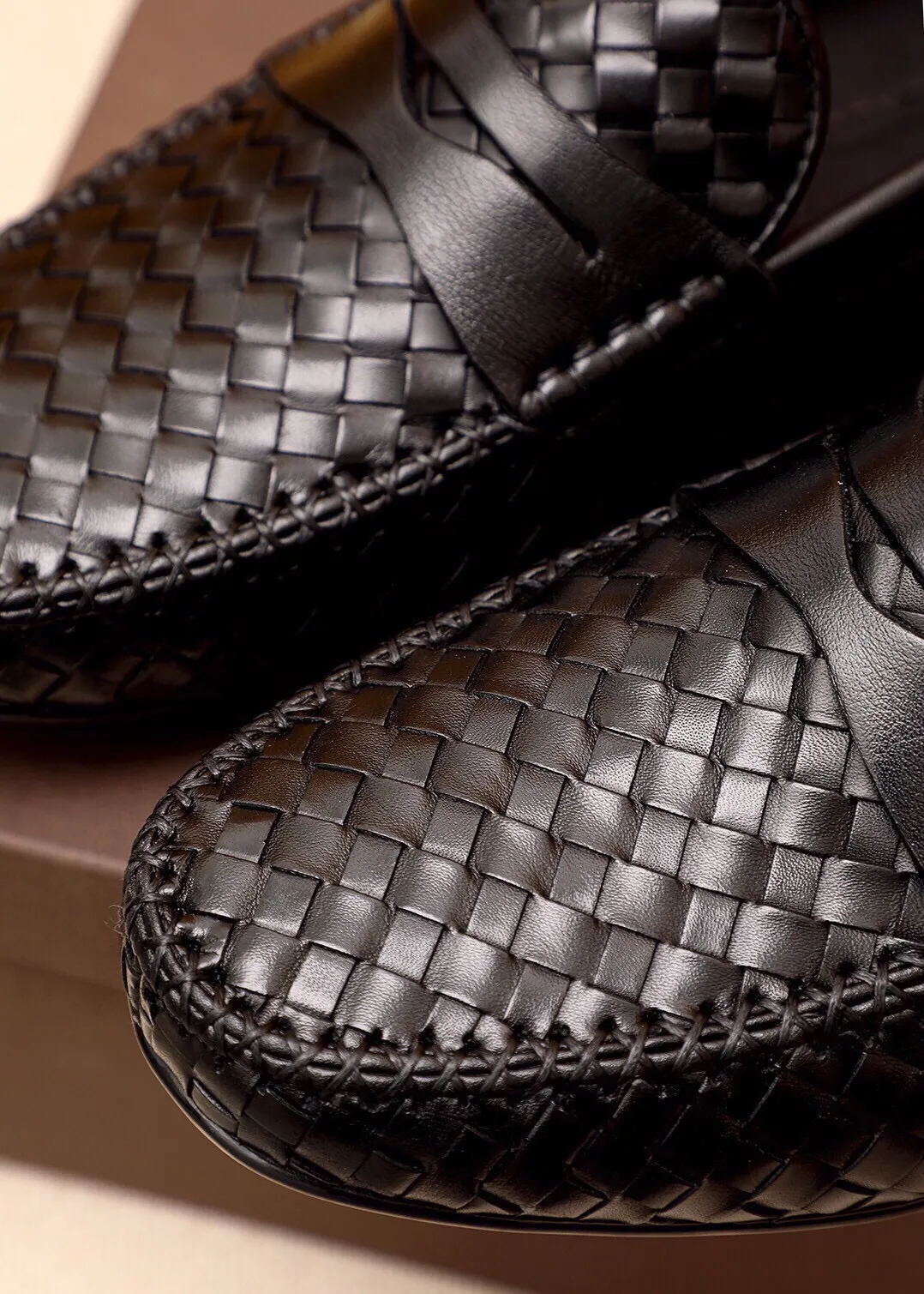 Men's shoes 💰: 500 💐BV men's slip-on shoes® [BOTTEGA VENETA] official website counter new model, one-to-one mold opening ⚠Italian calfskin ➕Hand-woven ➕Cow leather lining. Driving slip-ons, available at counters, sizes 38～44 (45🉑️customized)